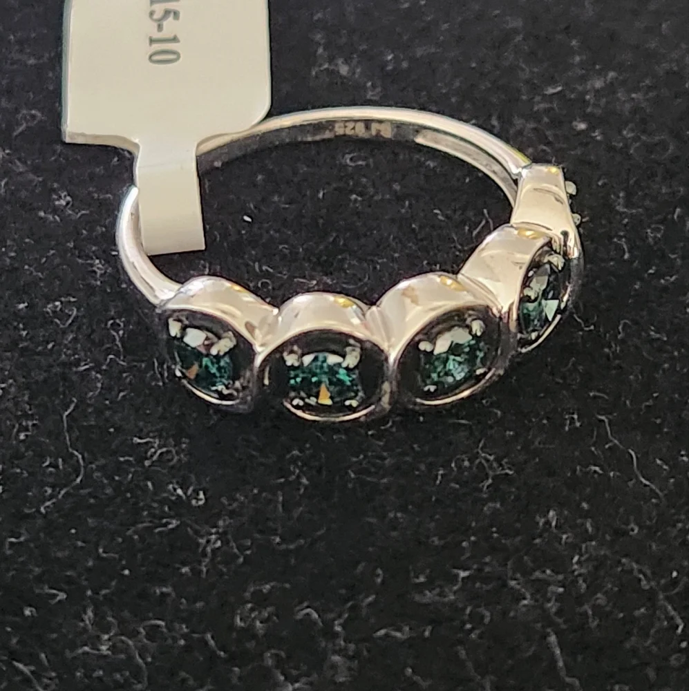 Elegant Silver and Blue Diamond Ring - Picture 1 of 7